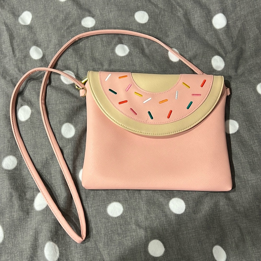 Studio DIY Donut Clutch Purse
